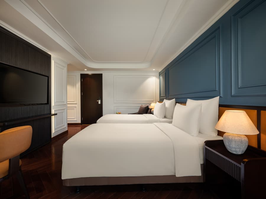 Diana — Executive Balcony