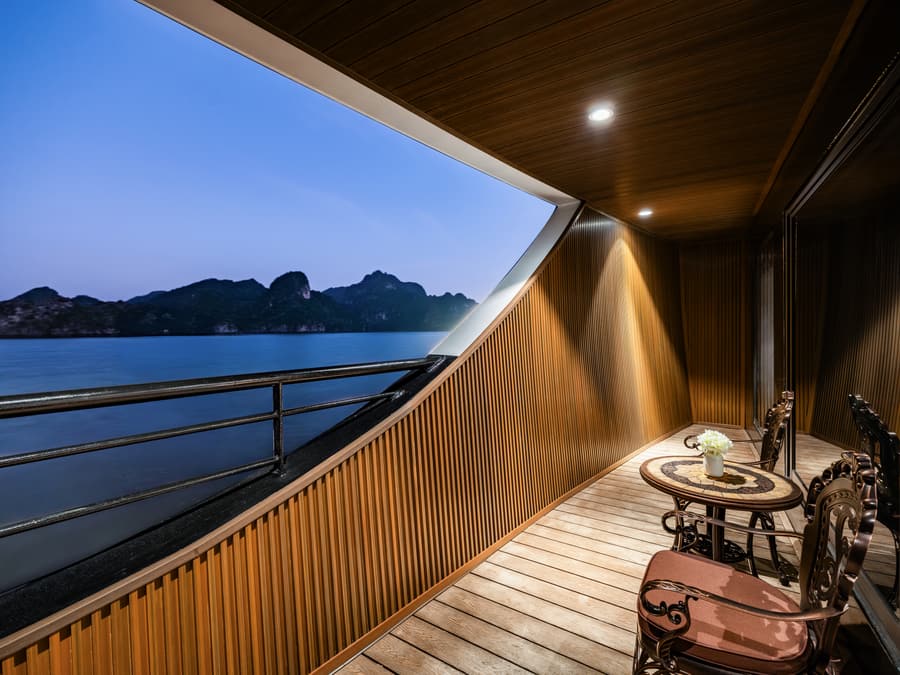 Diana — Junior Balcony