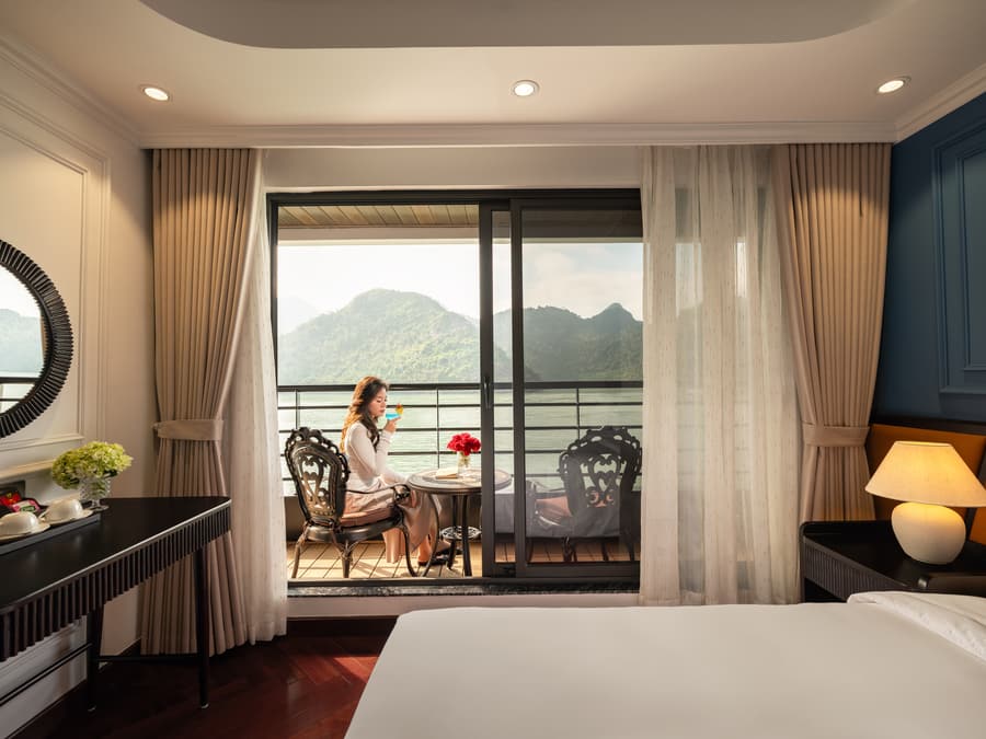 Diana — Premier Balcony
