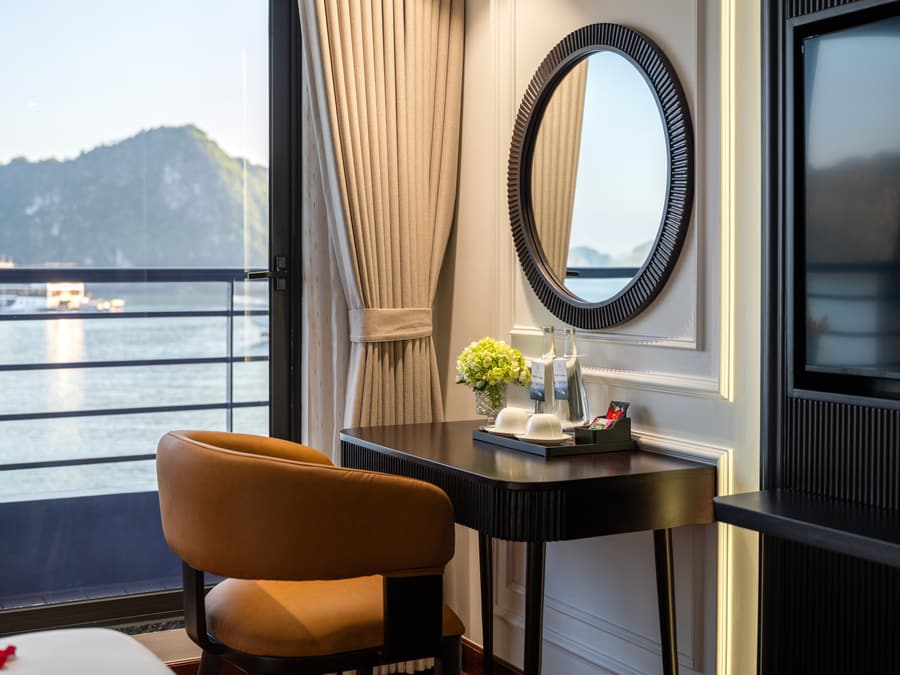 Diana — Premier Balcony
