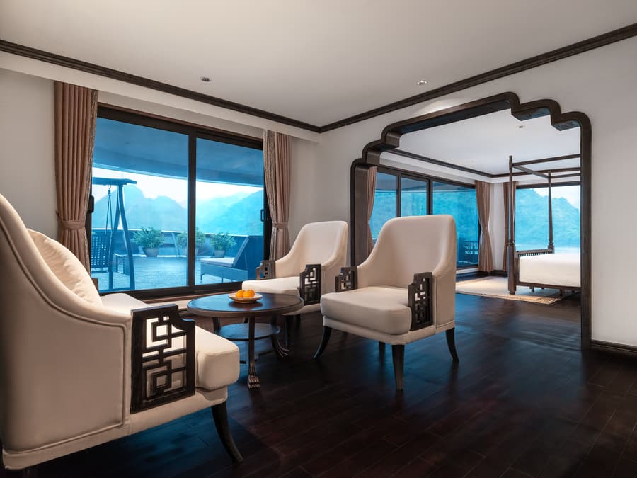 Venus — Pearl Suite